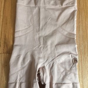 Spanx Slim Cognito High-Waist Mid Thigh Short in